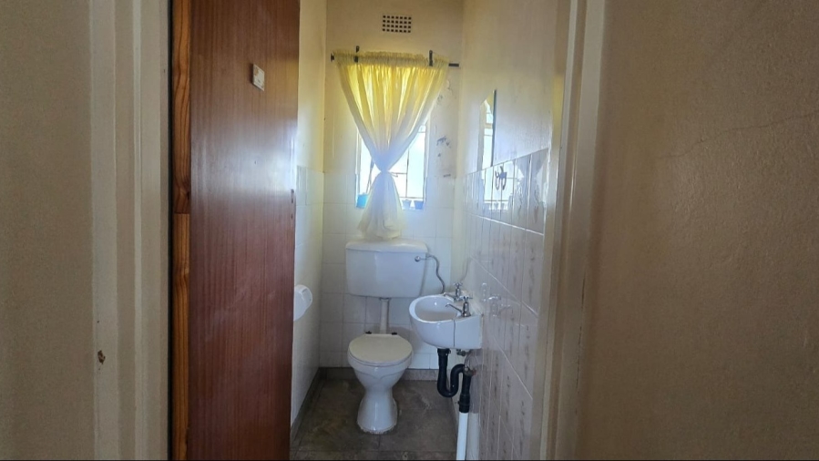 4 Bedroom Property for Sale in Koffiefontein Free State
